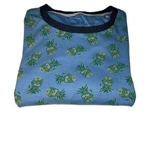 🔴 2 for $6 Free Planet Tee